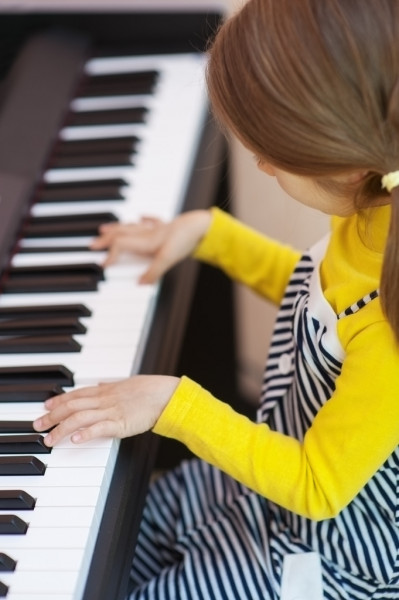 depositphotos_10272895-stock-photo-little-girl-in-yellow-dress